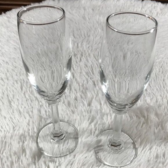 NWOT Set of 2 Premium Glass Faceted Stem Champagne Flutes - Picture 4 of 6
